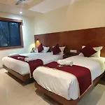 Hotel Ashraya International