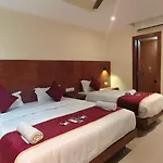 Hotel Ashraya International