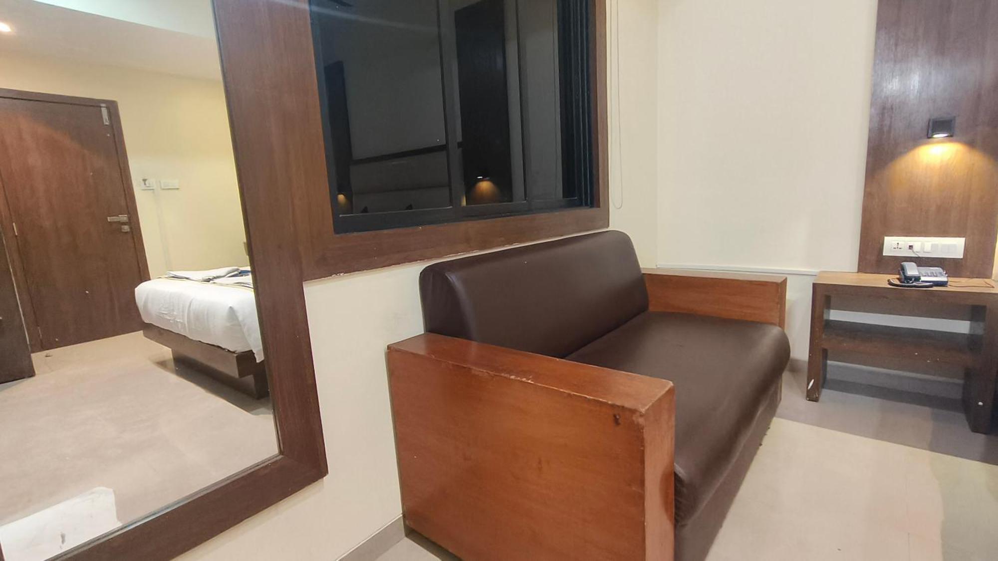 Ashraya International 3* Bombaj