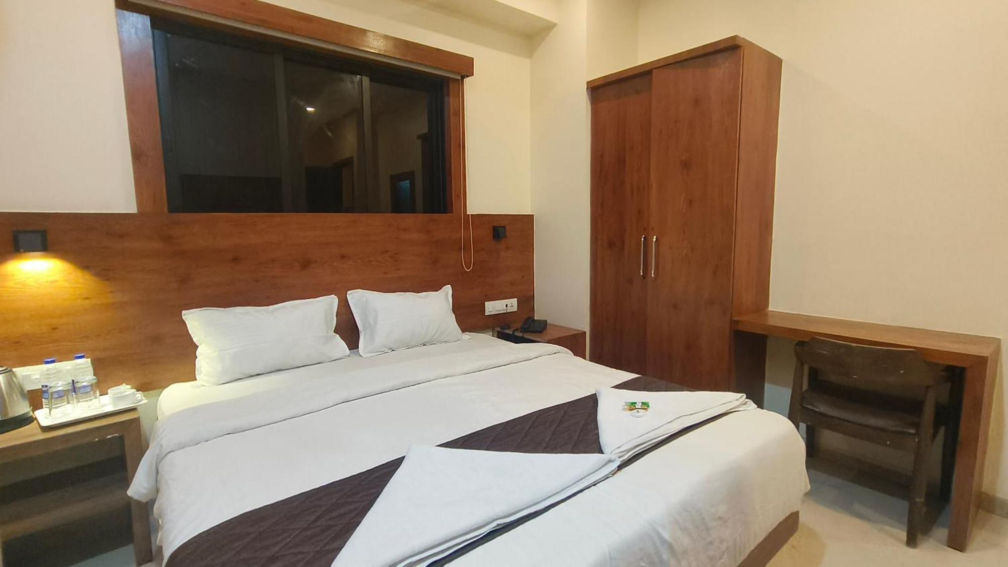 Ashraya International 3*