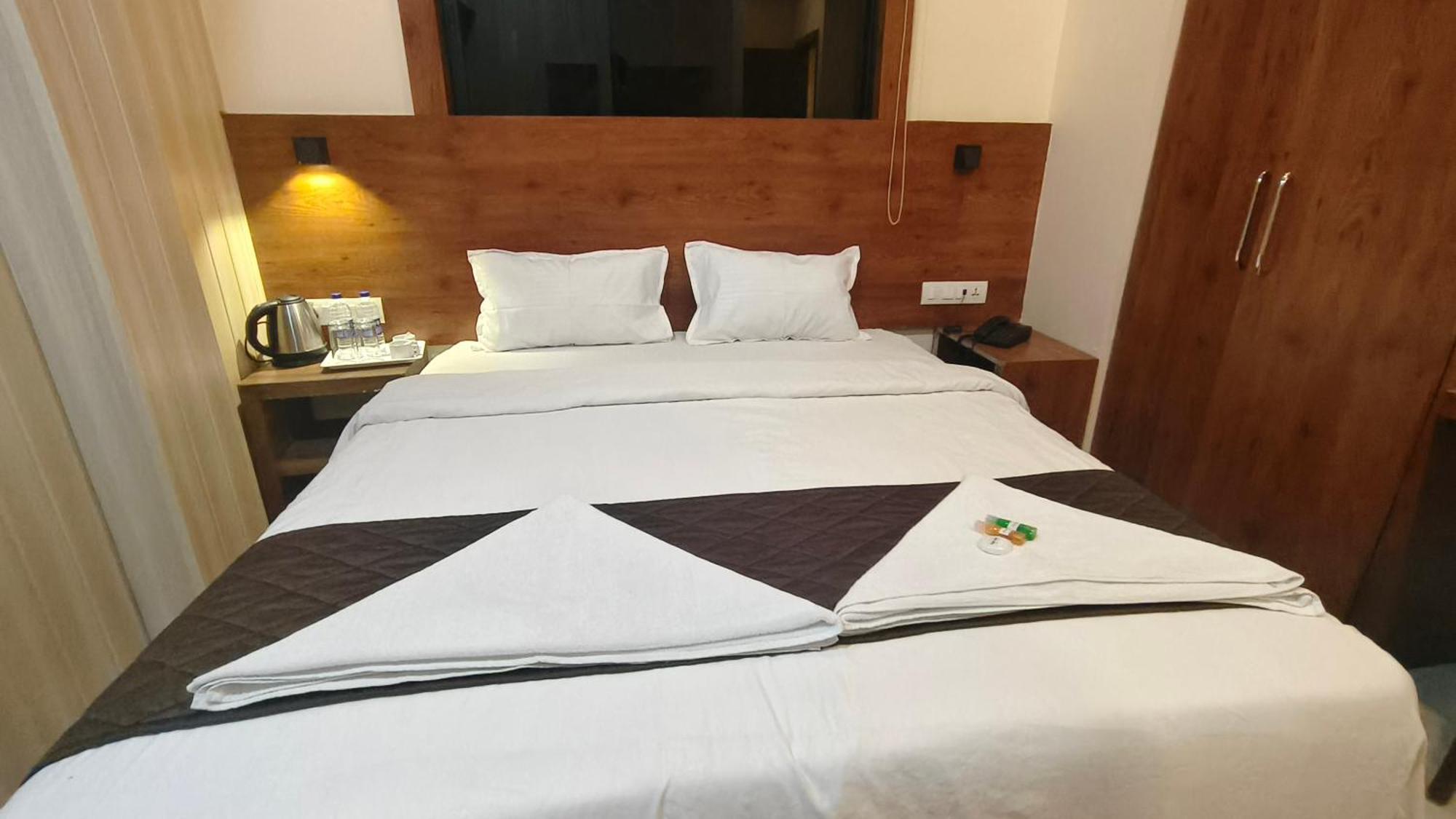 Ashraya International 3*