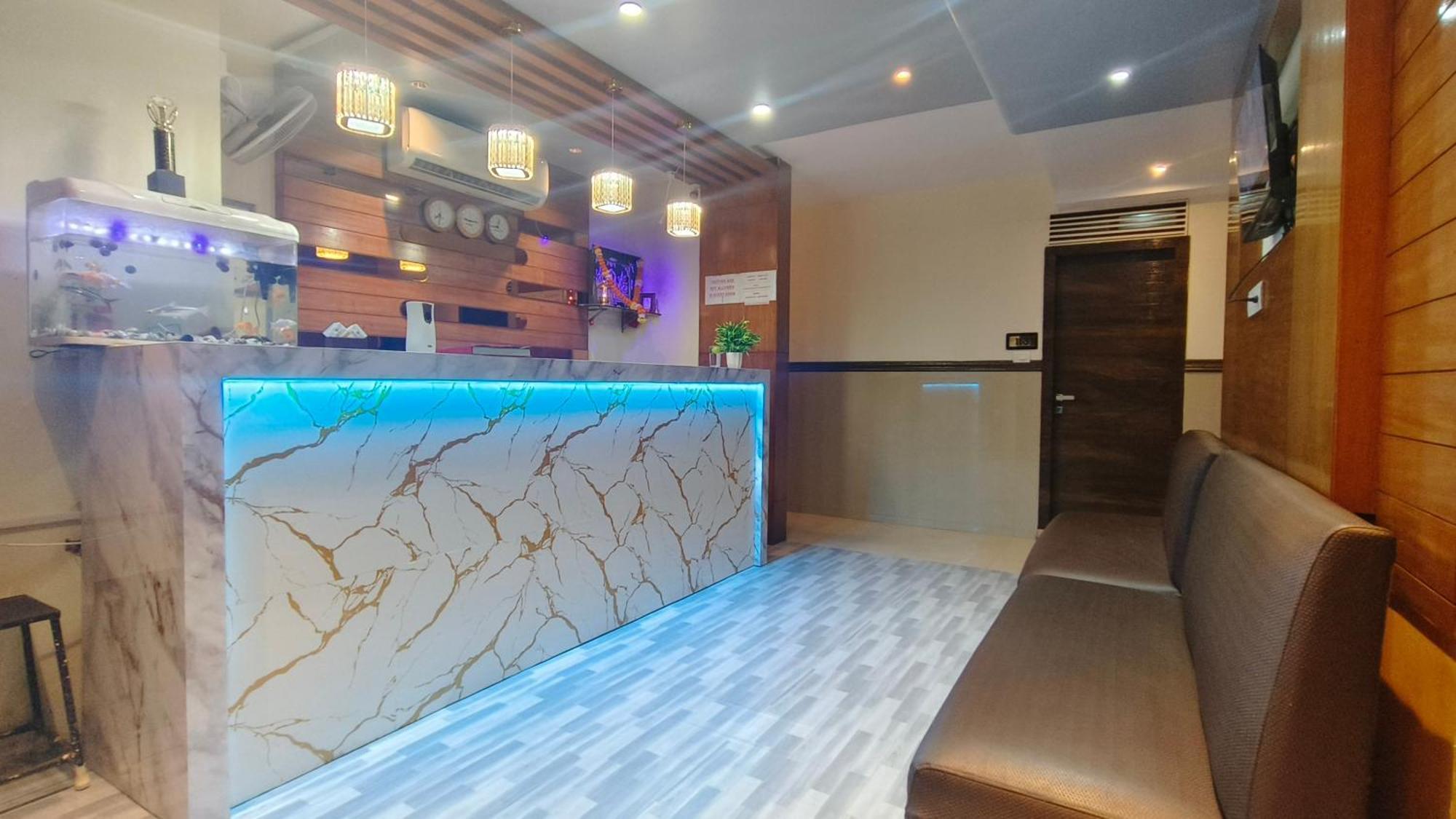 Ashraya International Hotel Bombaj
