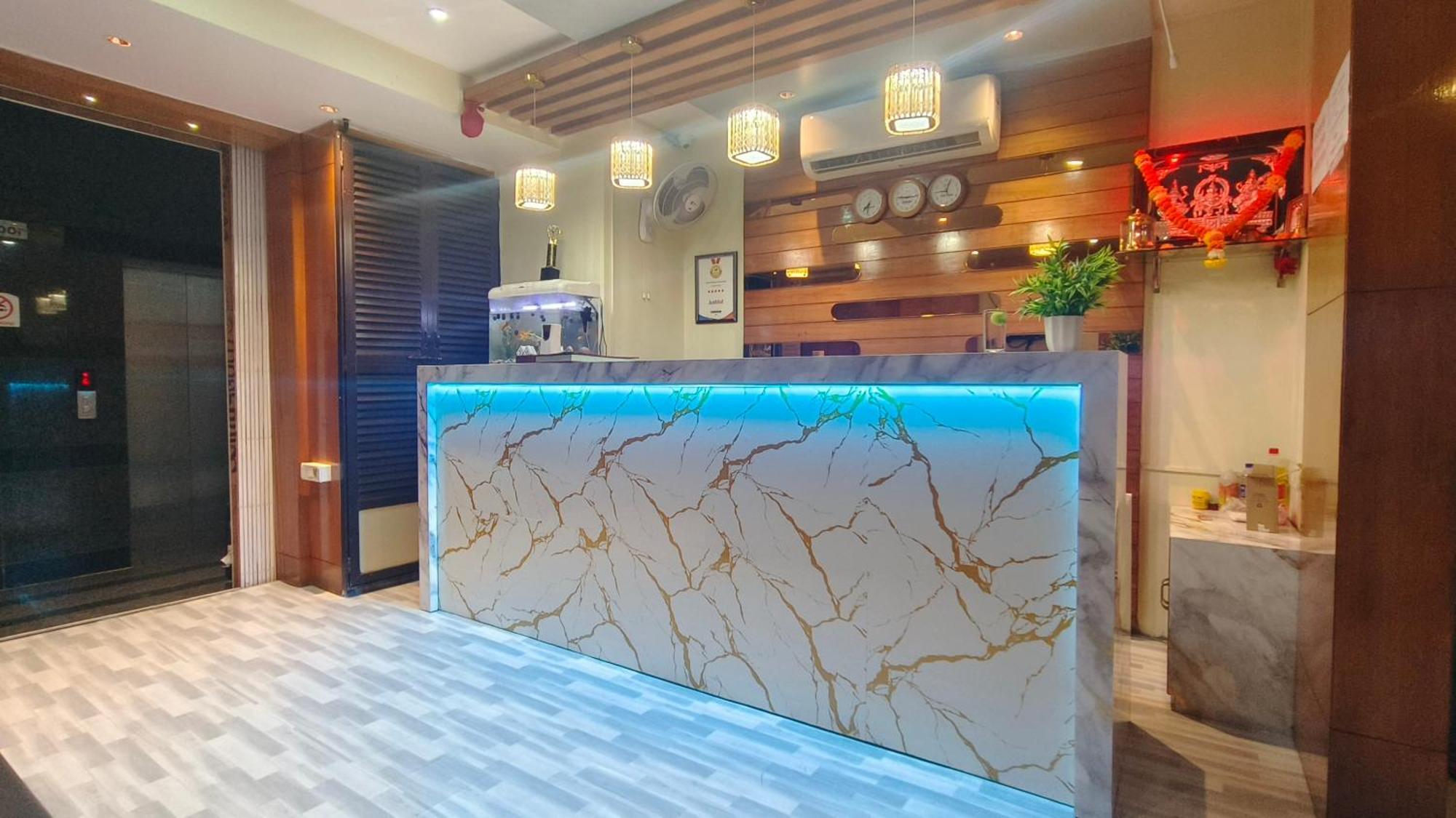 Ashraya International 3*