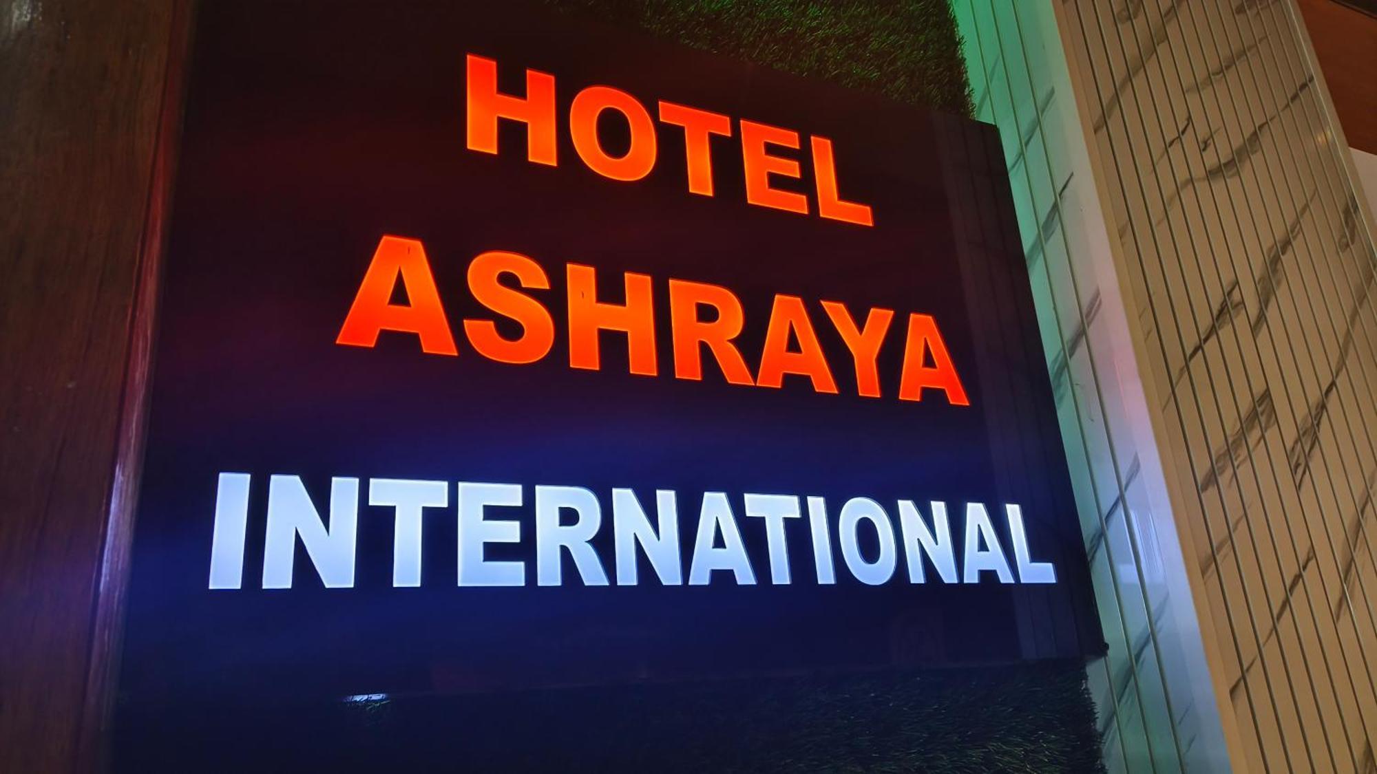 Hotel Ashraya International Bombaj